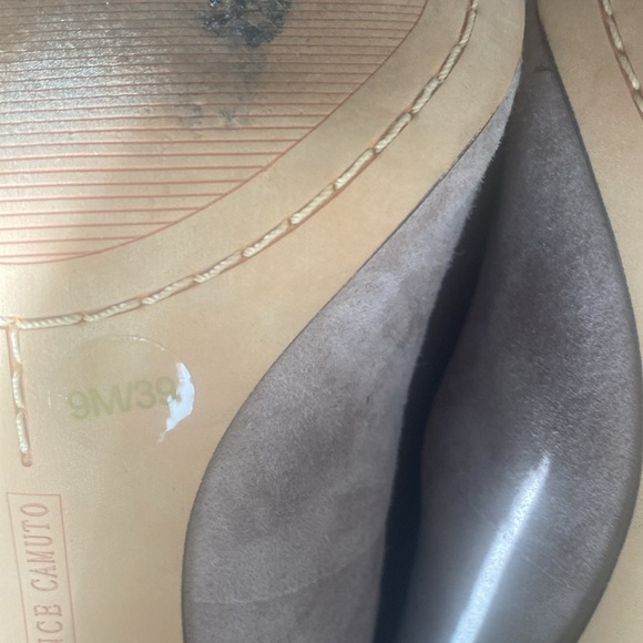 Vince Camuto Suede Sumps - Picture 4 of 4